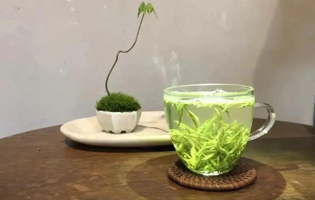 哪有什么“德不配位，必有灾殃。”在弱肉强食的封建社会，纯属意淫。这大概是文人们