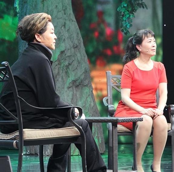 1970年云南地震，14女兵被1老兵徒手救出，45年后得知老兵做了月薪1200保