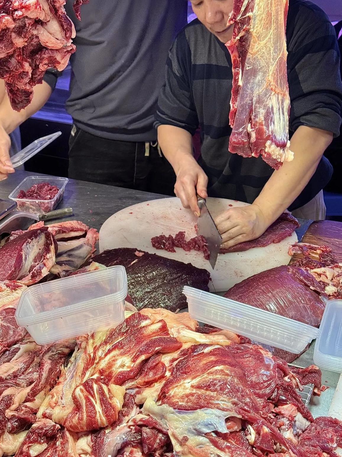 普通家庭最实在的托举：让发育期孩子多吃牛肉对普通家庭而言，给孩子最好的投资