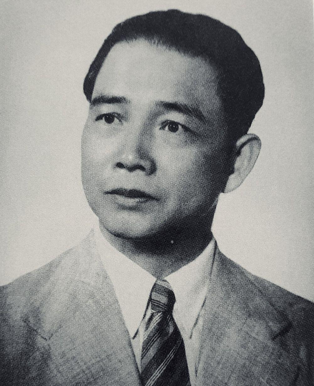 很常见的罕见照片，一个人把精卫这个名字，用成了贬义。汪精卫是典型的速胜论