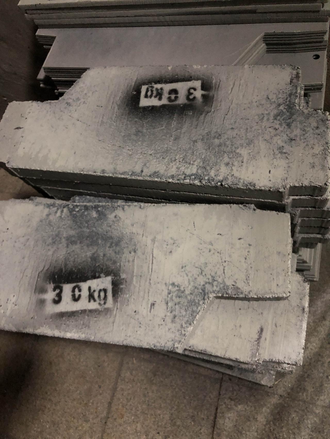 上海利用国补大规模更换住宅电梯，本身是好事。但是电梯厂家的管理却很低级。比如新换