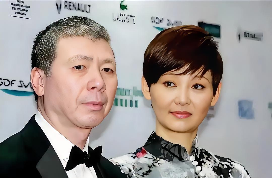 我们家是男的，不吃亏。徐帆说出这句话的时候，在场的人安静了一瞬。那是冯小
