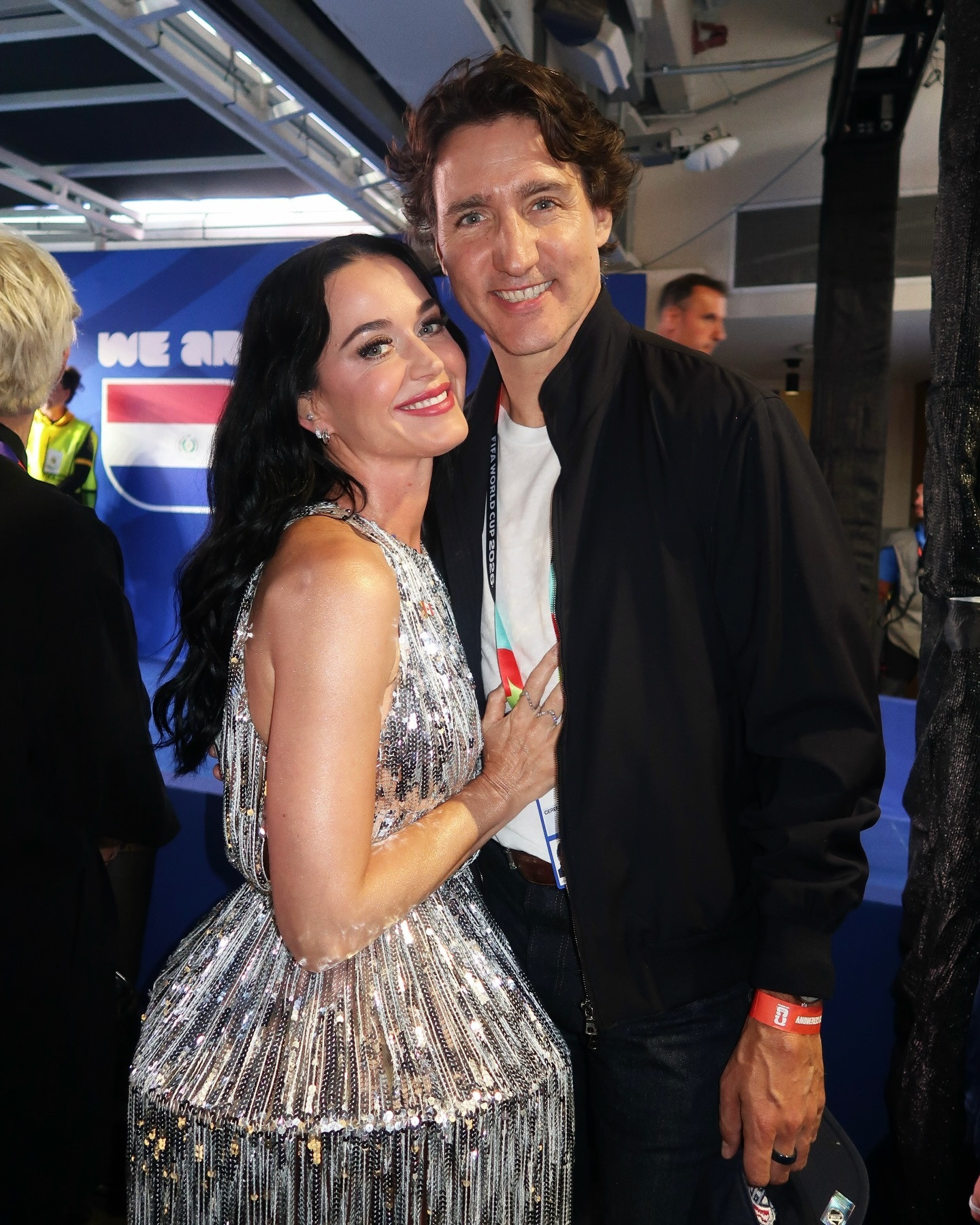 水果姐Lisa合照“水果姐”KatyPerry分享世界杯美国主场开幕式的点点