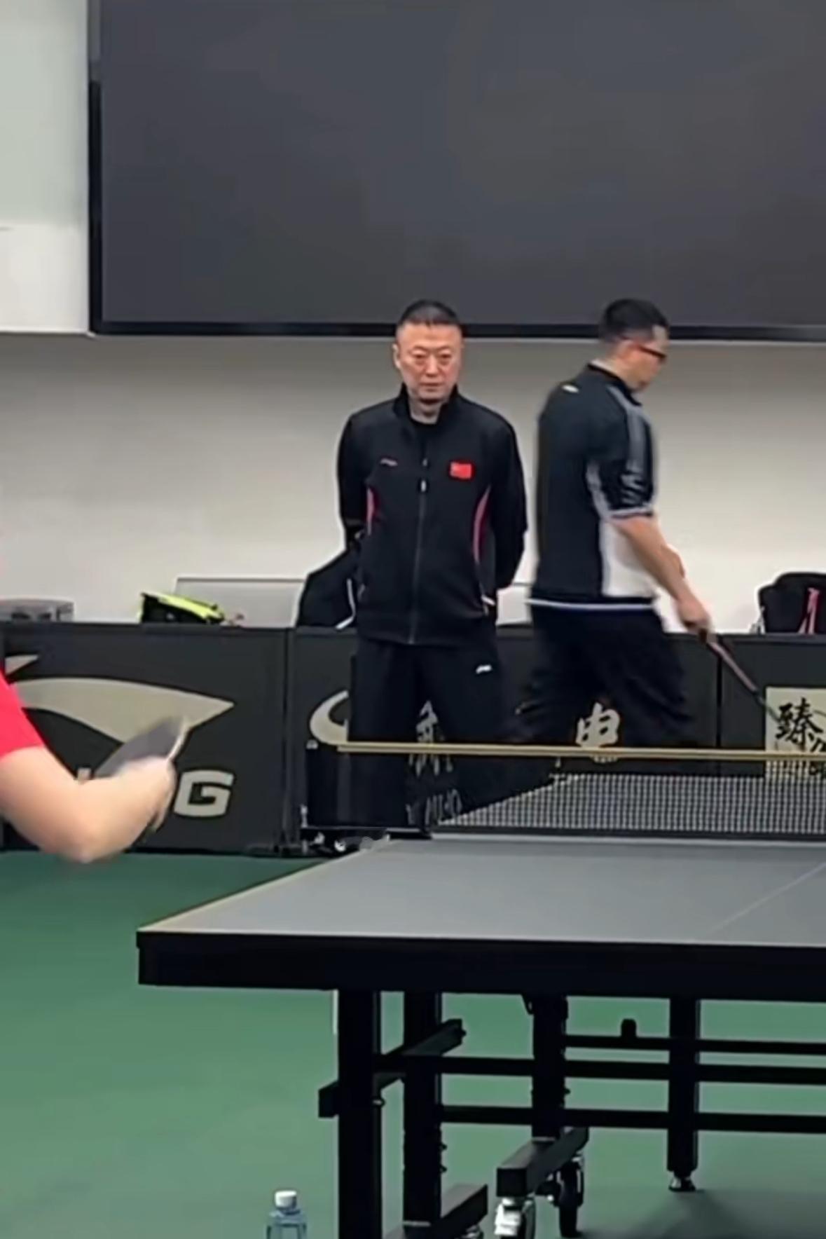 成都混团顺利到达，第一天就训练上了，马琳上班了，大迪、曼昱和莎莎都很努力的挥拍子