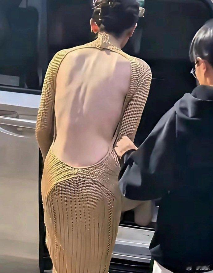 古力‍‏娜扎也‌太‍‌⁠瘦‎‌‍了吧，‏⁠﻿这身﻿﻿材真⁠没谁了‏‏​