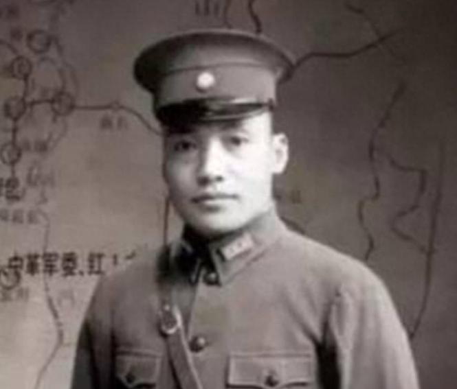 被俘国军中将走完长征，妻子倾家荡产千里寻夫，终成新中国市长1935年6月，湘