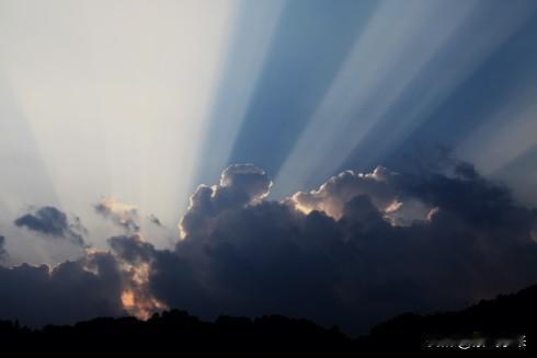 大家有个错误的看法！以为不逾期银行或者金融机构就不会抽贷了，那就大错特错了！