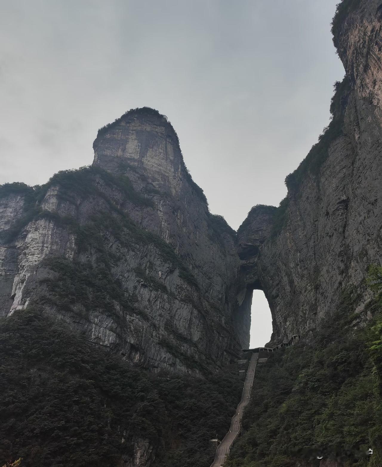 准备去天门山的看过来！天门山B线的体验，简直能排进我“旅游踩坑榜”前列！这