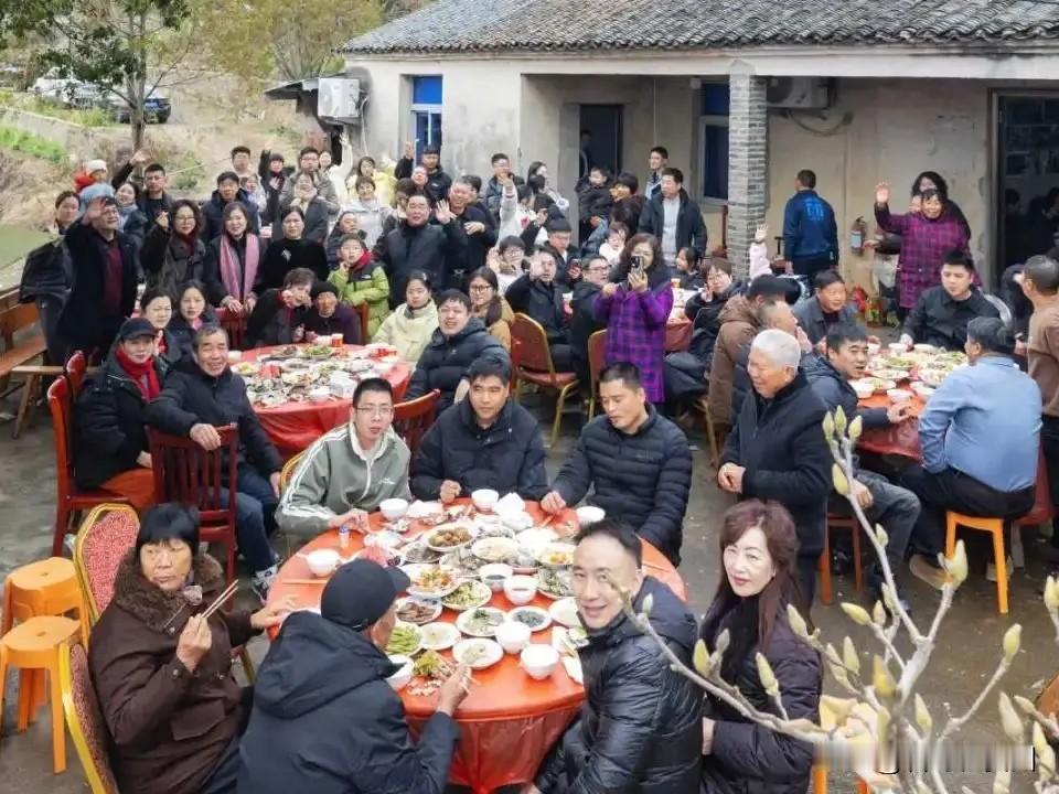 103岁功夫奶奶五世同堂，百人团圆！外交部曾为她点赞大年初一，浙江宁波，一位