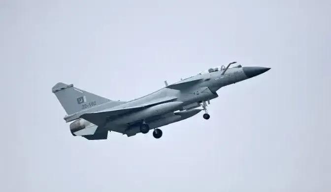 看了印巴的空中"格斗″后，英国和阿根廷都不淡定了！英国人看了直冒冷，心想幸亏2