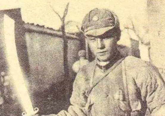冯玉祥有一次在常德德山下组织士兵进行徒手格斗练习时，突然从山林中冲出了一只猛虎，