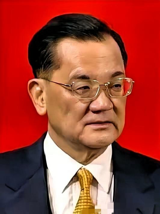 连战这手棋，真是把“以退为进”玩到了极致。不亲自下场，却把郑丽文这把“最干净的刀