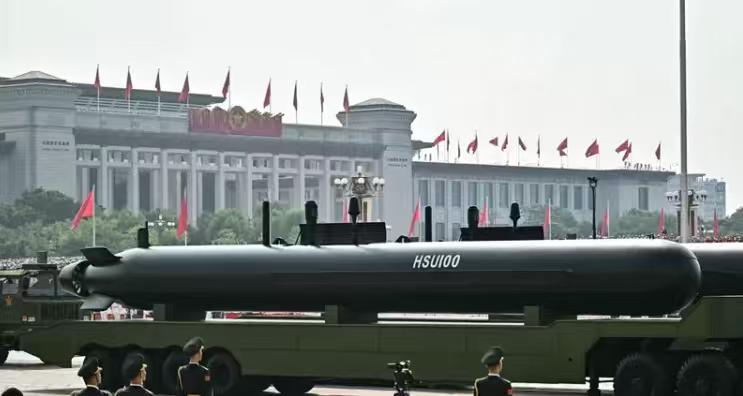 中国重大举措《亚洲防务》报道，中国悄悄地将全球最大的无人潜艇派遣至南海
