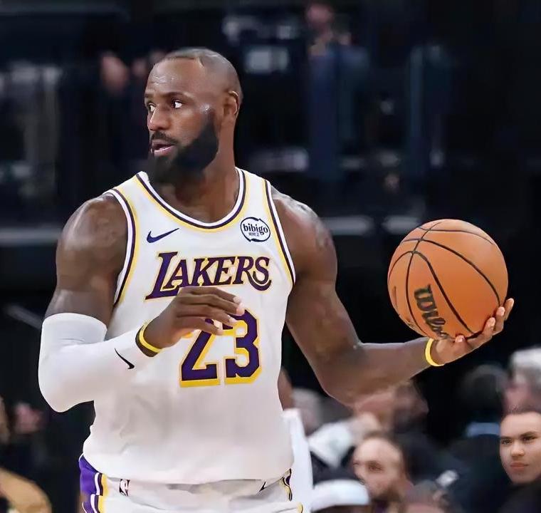 不要对老将太苛刻只不过因为他是詹姆斯上一场17/4被喊退役今天小里16/3