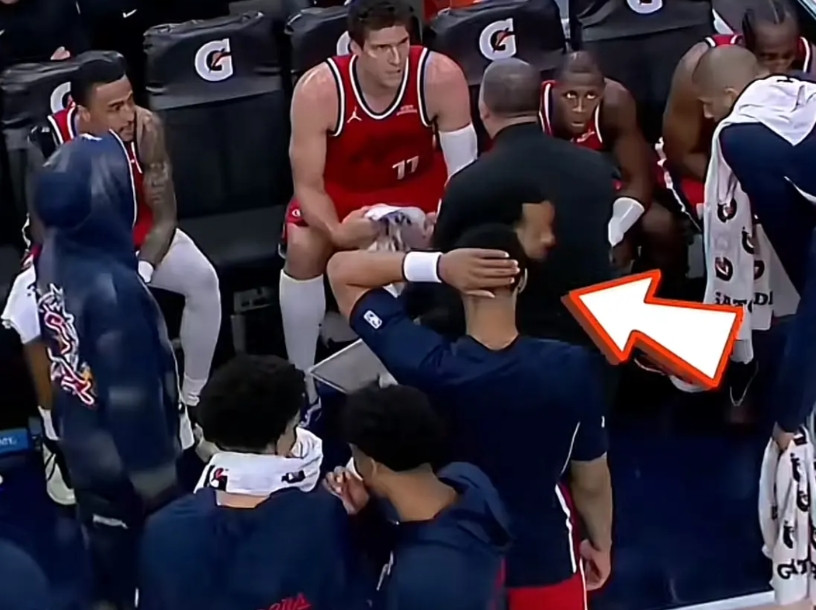 快船内讧实在太严重了！洛杉矶德比一战，快船在替补席发生了内讧，暂停时卢指导非常生