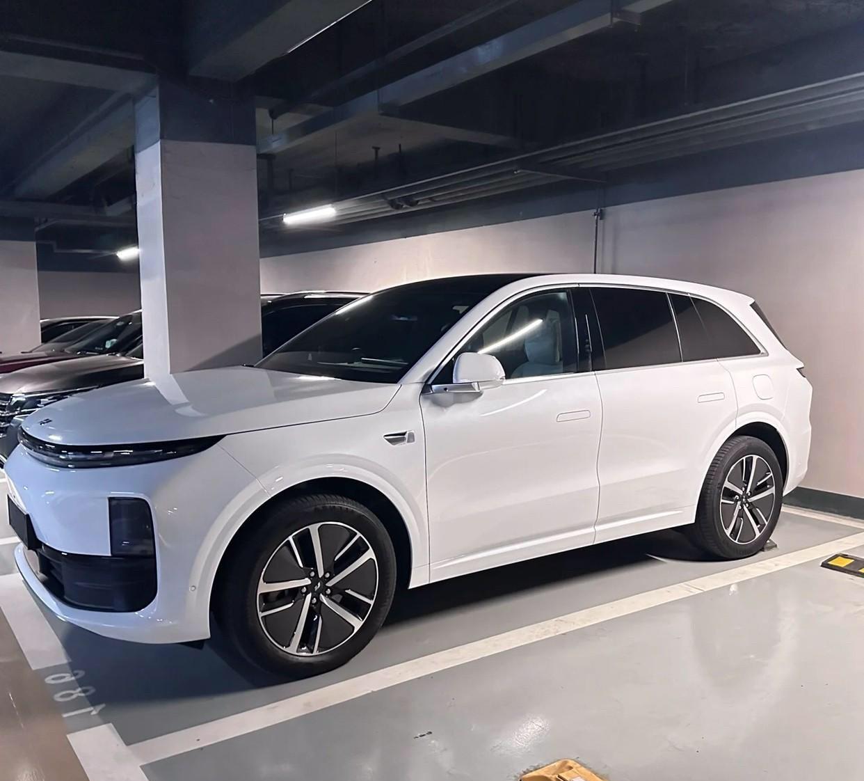 我发现一个奇怪的事，发现很多人陆续买了新车，我问了一下，才知道国家实施了多项汽车