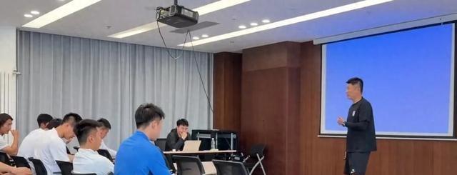 马马杜阿利米恢复训练英博全力备战足协杯李国旭：拿下这场比赛李国旭喊话全队要