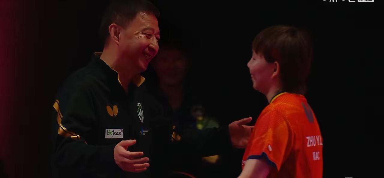 朱雨玲夺冠那刻：陈振江一连串表情，太幸福了！陈振江教练，可以说绝对是有福之人