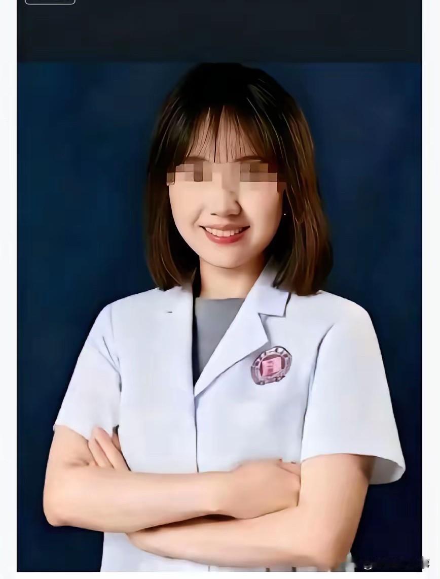 没想到曾主任还是递了辞呈。风言风语传了快俩月，从科室走廊到医院门口的小卖部，