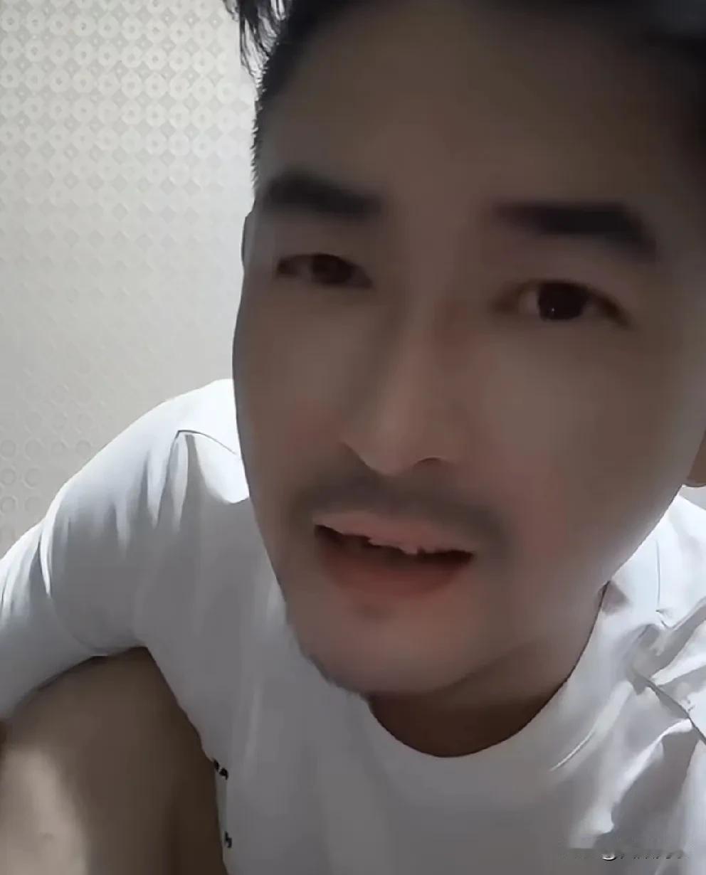 驴家老聂开辟互联网最强赛道：开直播四处借钱！驴家老聂自打