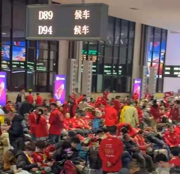 苏州：老中医河南队痛打断脊的国安今晚足协杯决赛在苏州进行，北京国安主场对阵河南