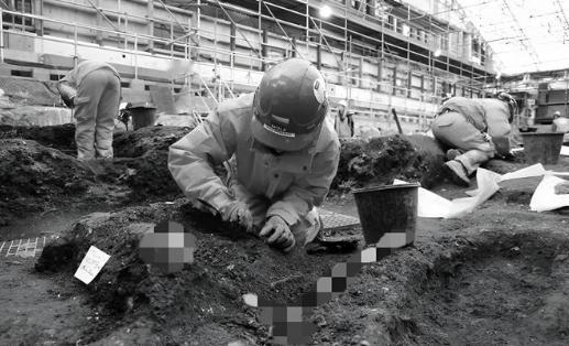1963年，女会计带着全厂16000元工资神秘消失，杳无音讯！直到21年后，才知
