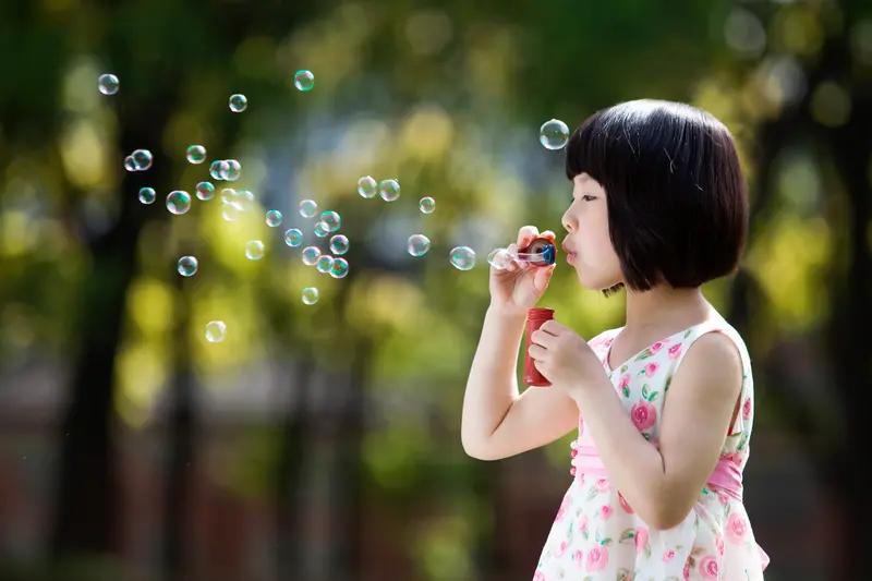 幼儿园接娃，四不问1不问今天想妈妈没要问，今天幼儿园那个游戏好玩？2不问老