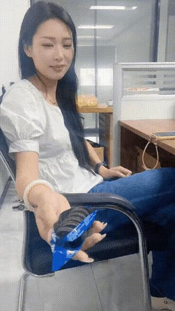 小姐姐:你啊，凭实力单身。