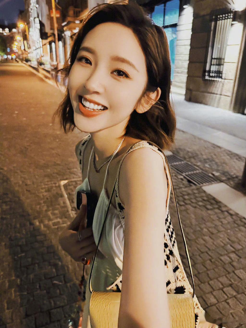 唐艺昕美图合集嫂子这身材是真的👌🏻