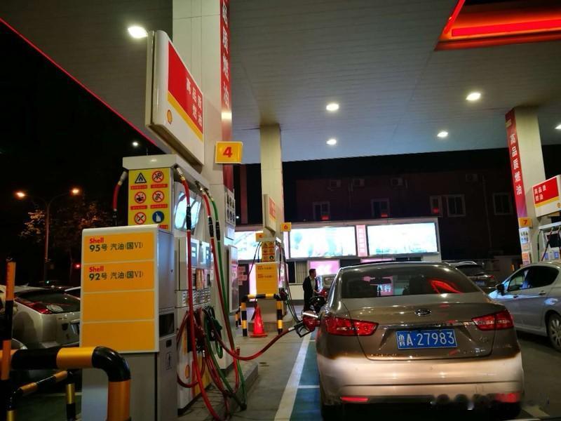 油价涨价其实不算什么大问题，可要是连基本的供应都出现状况了，那可就真成问题了[笑
