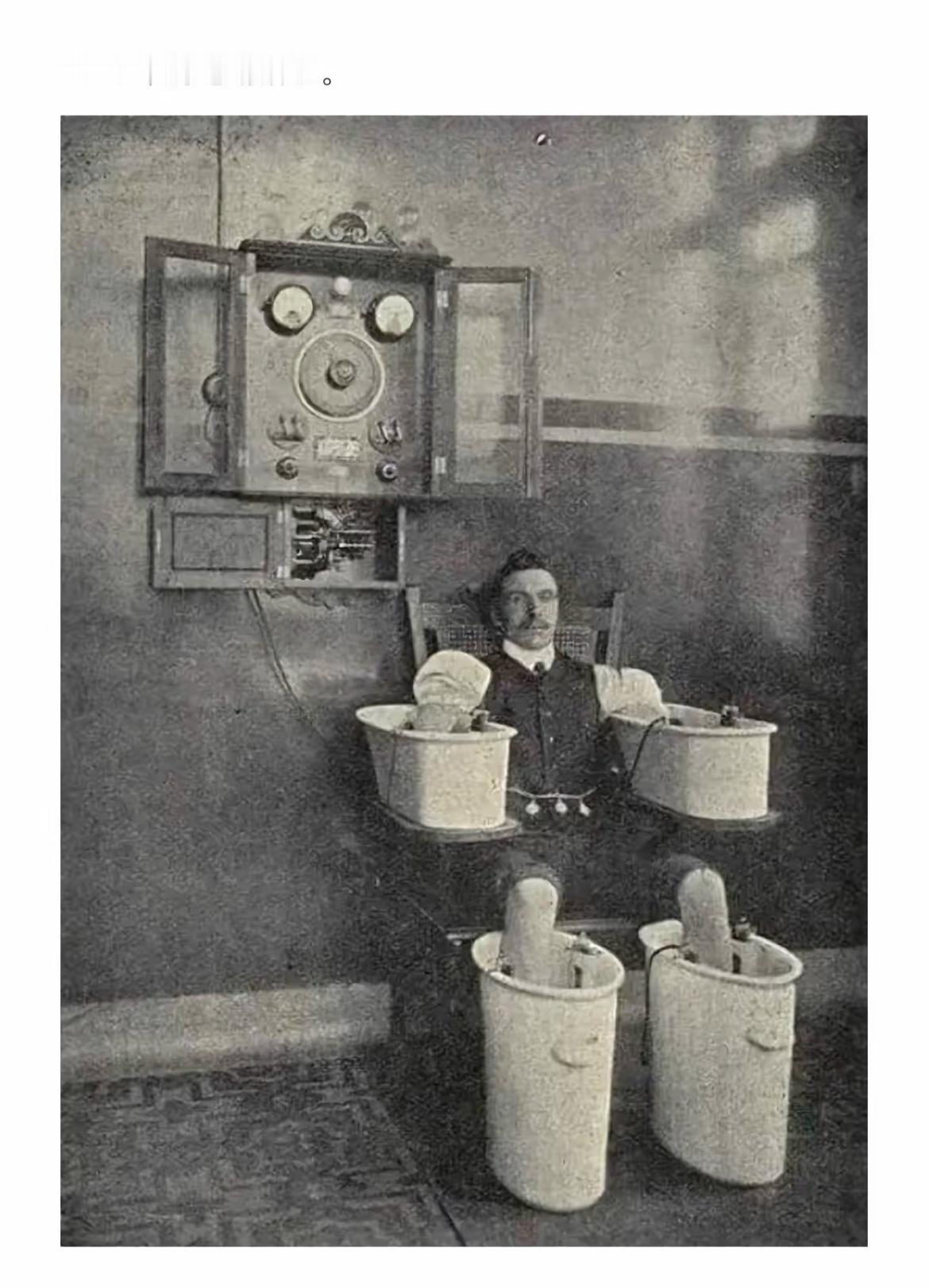 1910年复古电动浴缸，带你穿越时空！🚀🛀