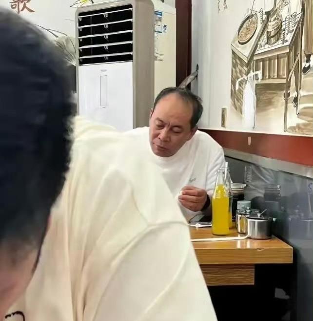 一句话证明你认识他。