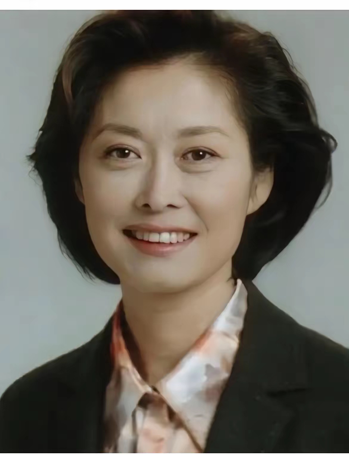 不得不承认，面相这个东西还是挺精准的，不信你看央视主持人敬一丹，她这样的面相，一看就是个端庄优雅的女