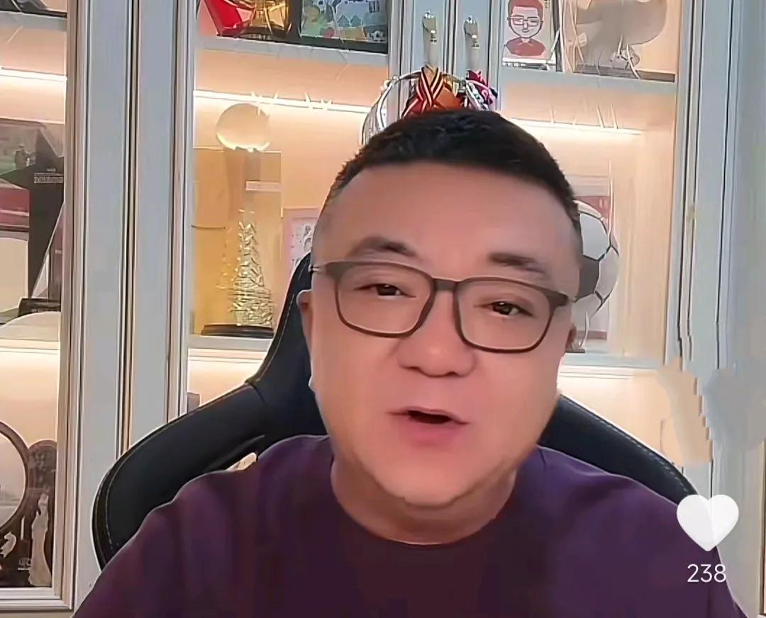 董路在直播间爆了一个料。他表示,山东泰山之所以能够战胜上海海港,并不是因为他们