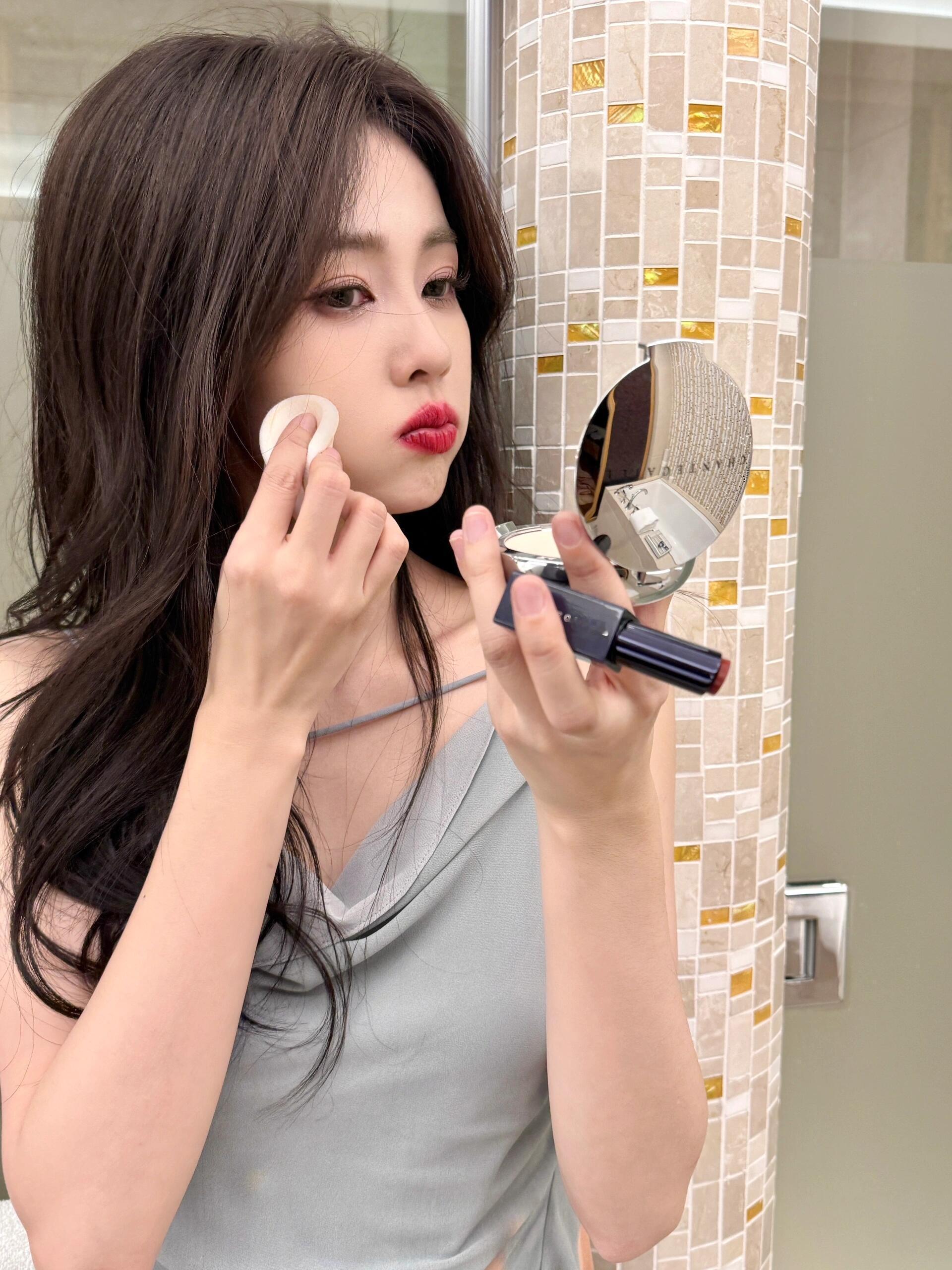 白鹿bl白梦妍萌妍萌妍萌妍[么么哒一口亲一个