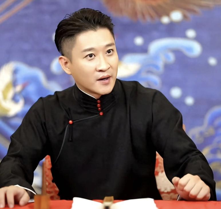 真的没想到。曹云金能做出这种事。属实让人看懵了。抛开过往的师徒恩怨不谈。我一