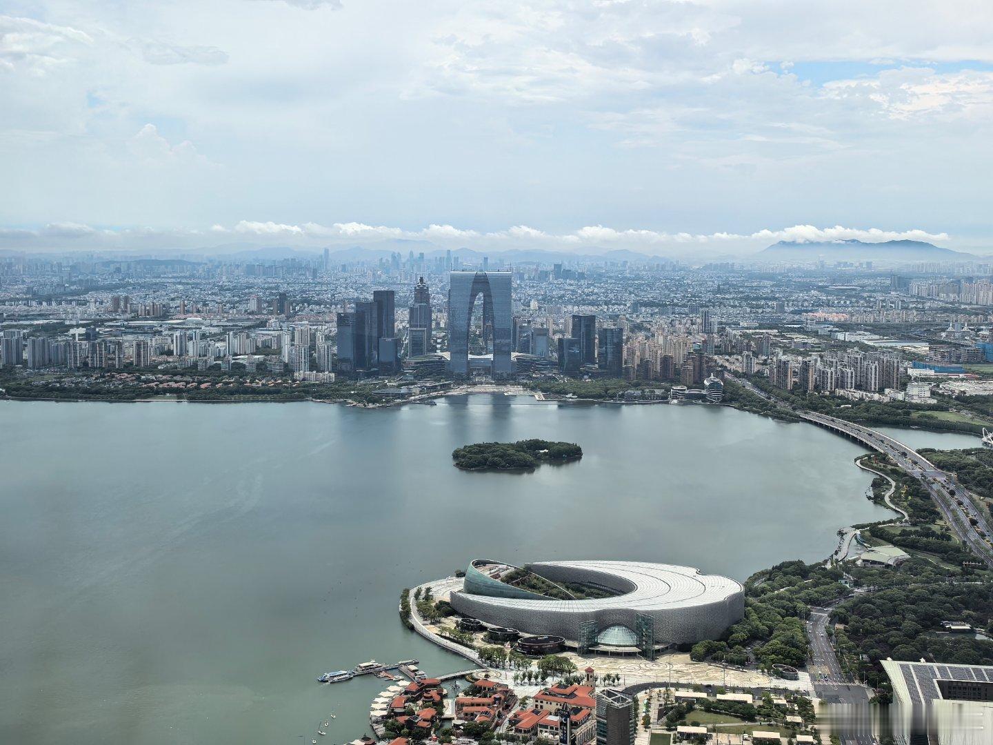 这个酒店窗外风景怎么样？​​​