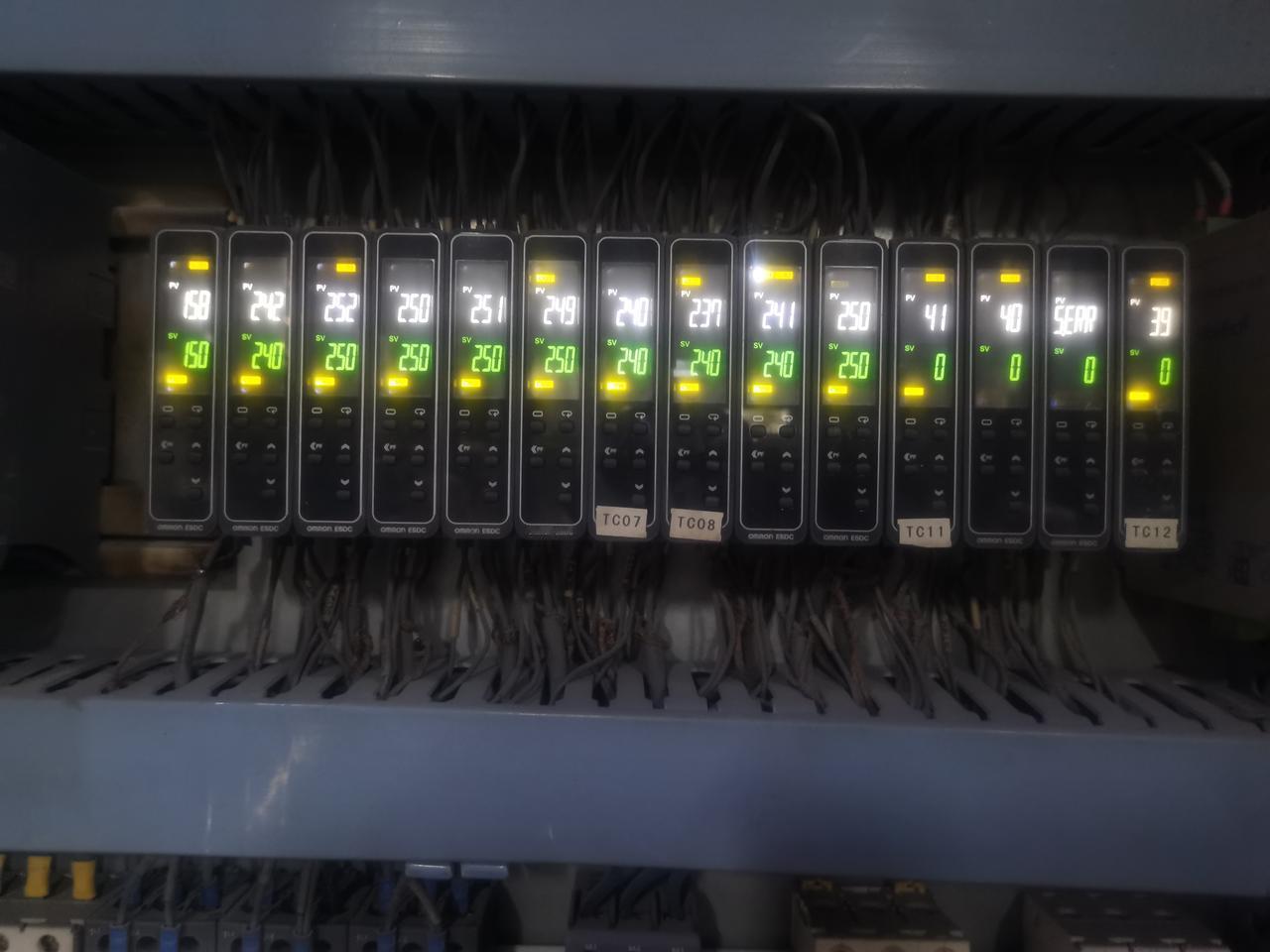 我上家公司老板第二次打电话给我了，问我什么时候来厂里弄程序，我电话里跟老板讲，你