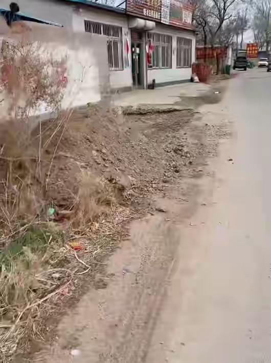 62岁的张大爷怎么也没想到，自己去路边商店买包烟，竟走上了黄泉路。一辆三轮车从背