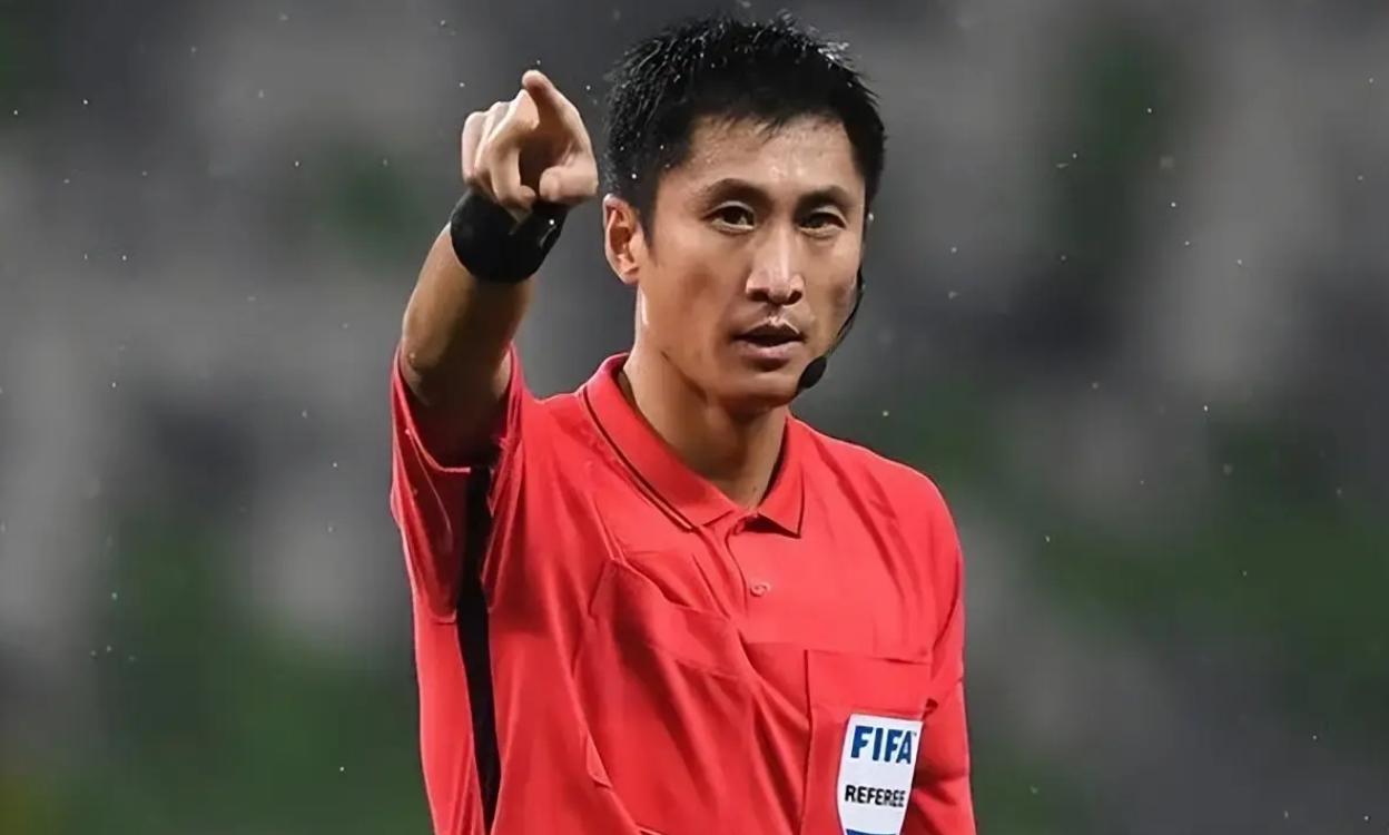 看完法国1-0巴拉圭的比赛之后，我终于知道国际足联为什么不敢再用马宁了，不是