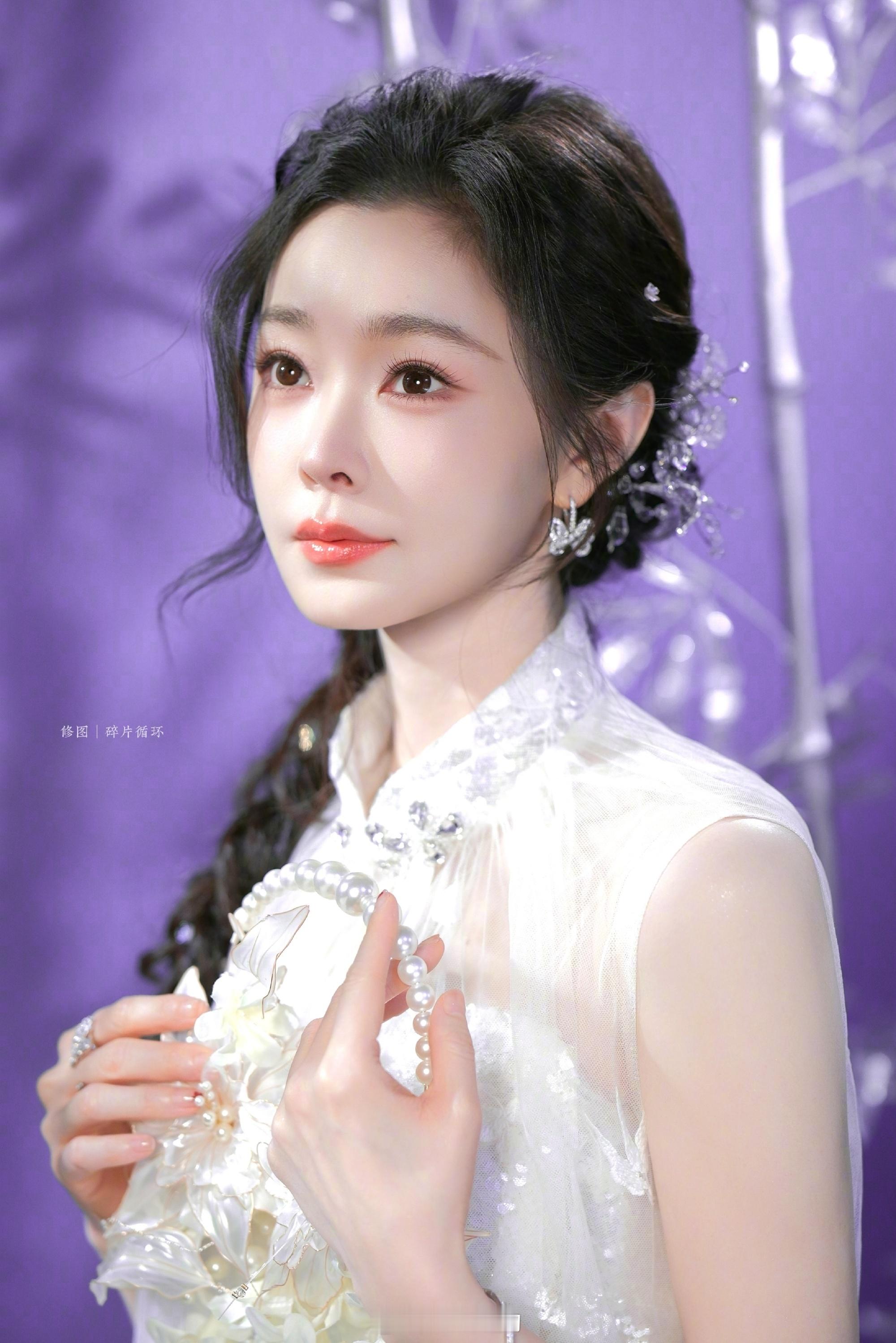 宋轶东方美看到宋轶这组造型才明白什么叫刻进骨子里的东方美，不用太多修饰，单马尾