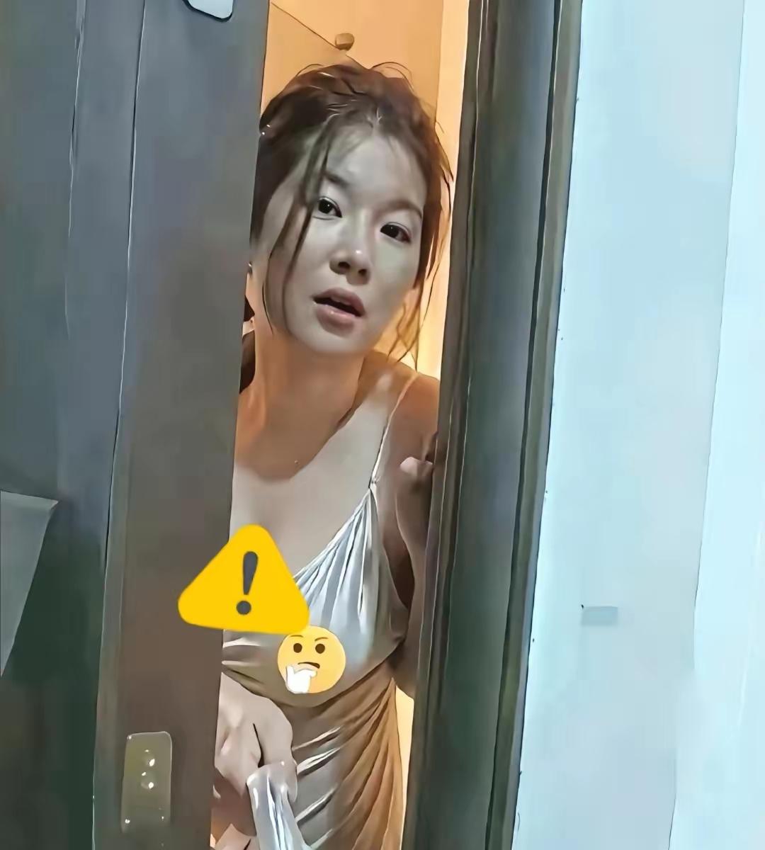 浙江这位七十多岁的老爷子，退休后日子清汤寡水，白天儿女上班，家里静得能听见钟摆声