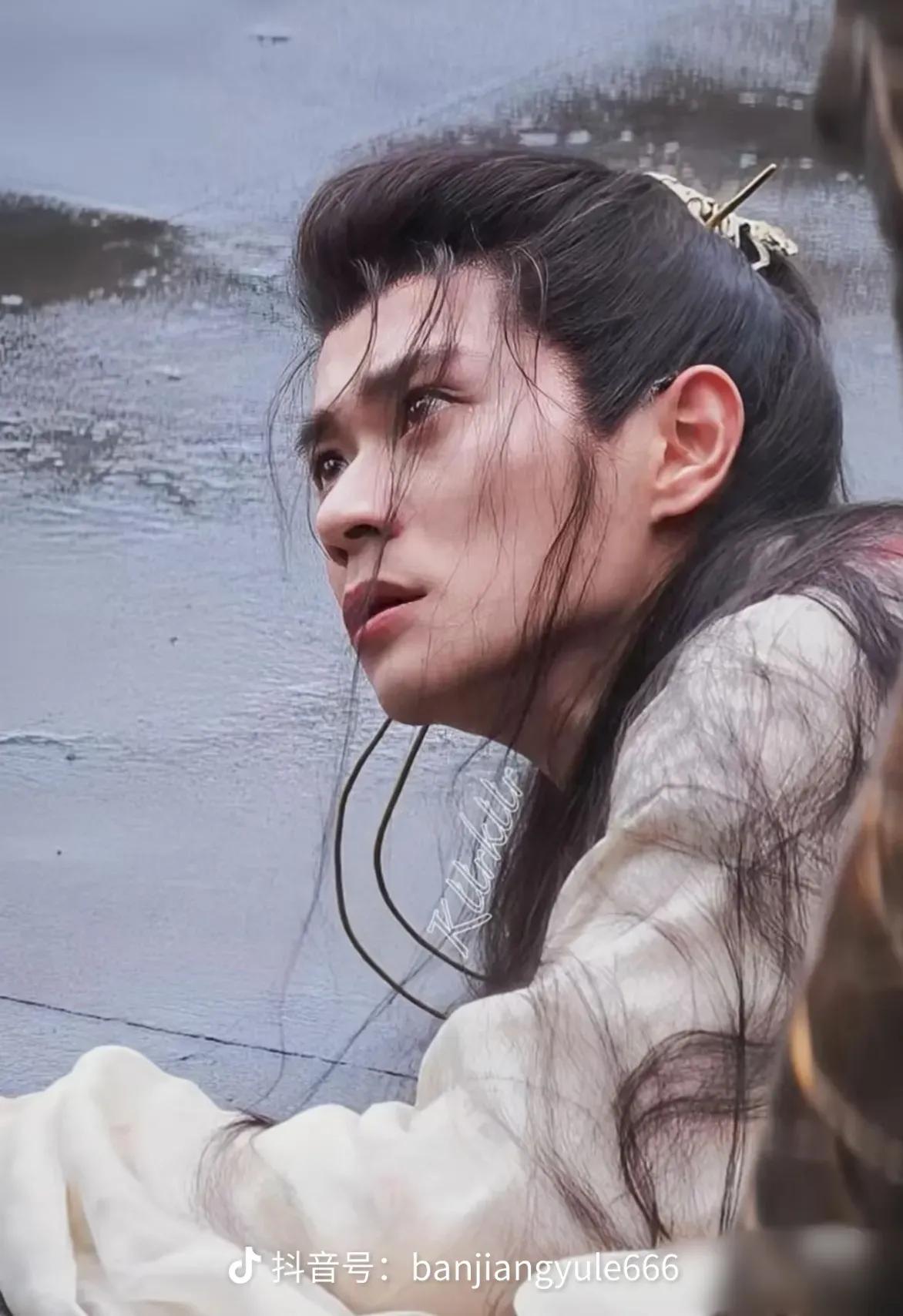啊，这是曹骏？天哪，怪不得我一眼就爱上了曹俊在古装这