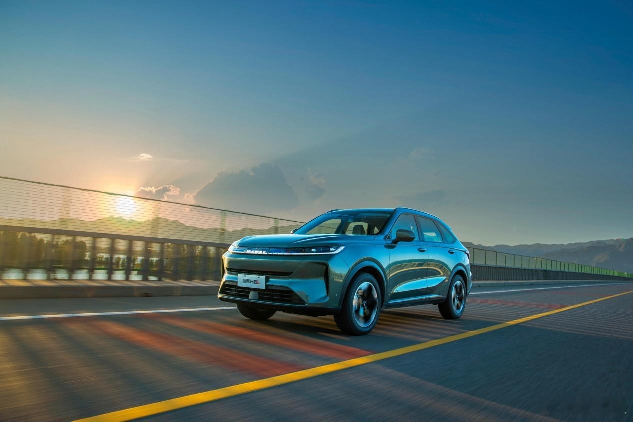 哈弗H6L也上coffeeos了。现在还送发动机变速箱终身质保。2.0T的机器