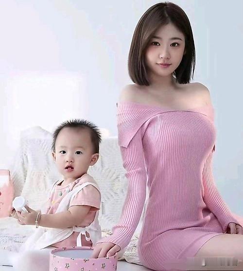 你对黄一鸣的颜值有什么看法？看到黄一鸣，你会想起教室后排那个扎马尾的姑娘。她