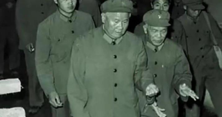 1984年，陈再道正在家中享受宁静时，一阵急促的叩门声骤然打破寂静，几名穿着制服