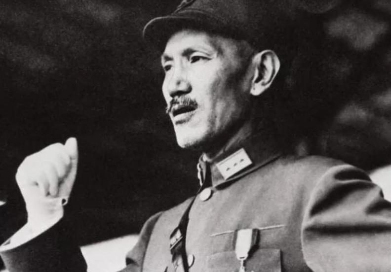 卫立煌辽沈战役为什么没起义？当年，卫立煌没有选择起义，并非不想，而是做不到、也不