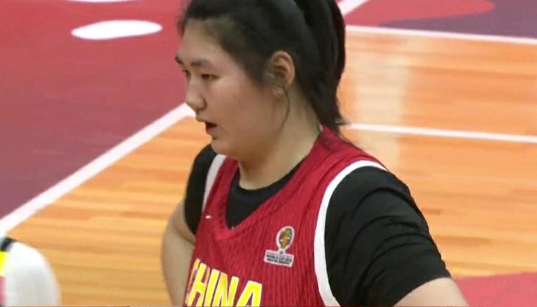 谁还说张子宇不行的！！！张子宇的巨无霸作用终于体现出来了！在中国女篮主场迎战