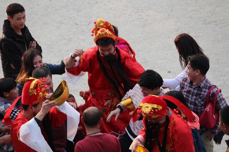 初二和初五的财神一样吗？90%的人都拜错了，看完财运旺一整年很多人过年都在