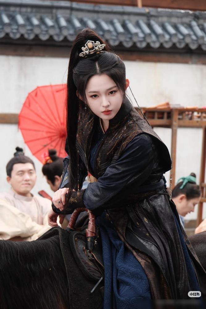 李柯以，我真求求你了。快点离开听花岛吧。因为我实在是觉得，她最近演的短剧太难看了